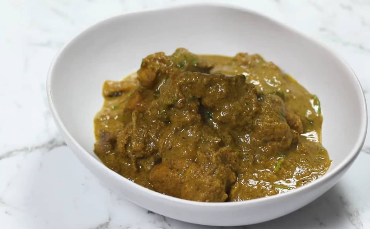Chicken Xacuti traditional recipe from goa, india
